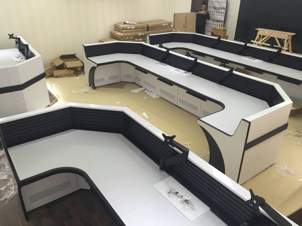 操作臺在外觀上分為幾種類型？